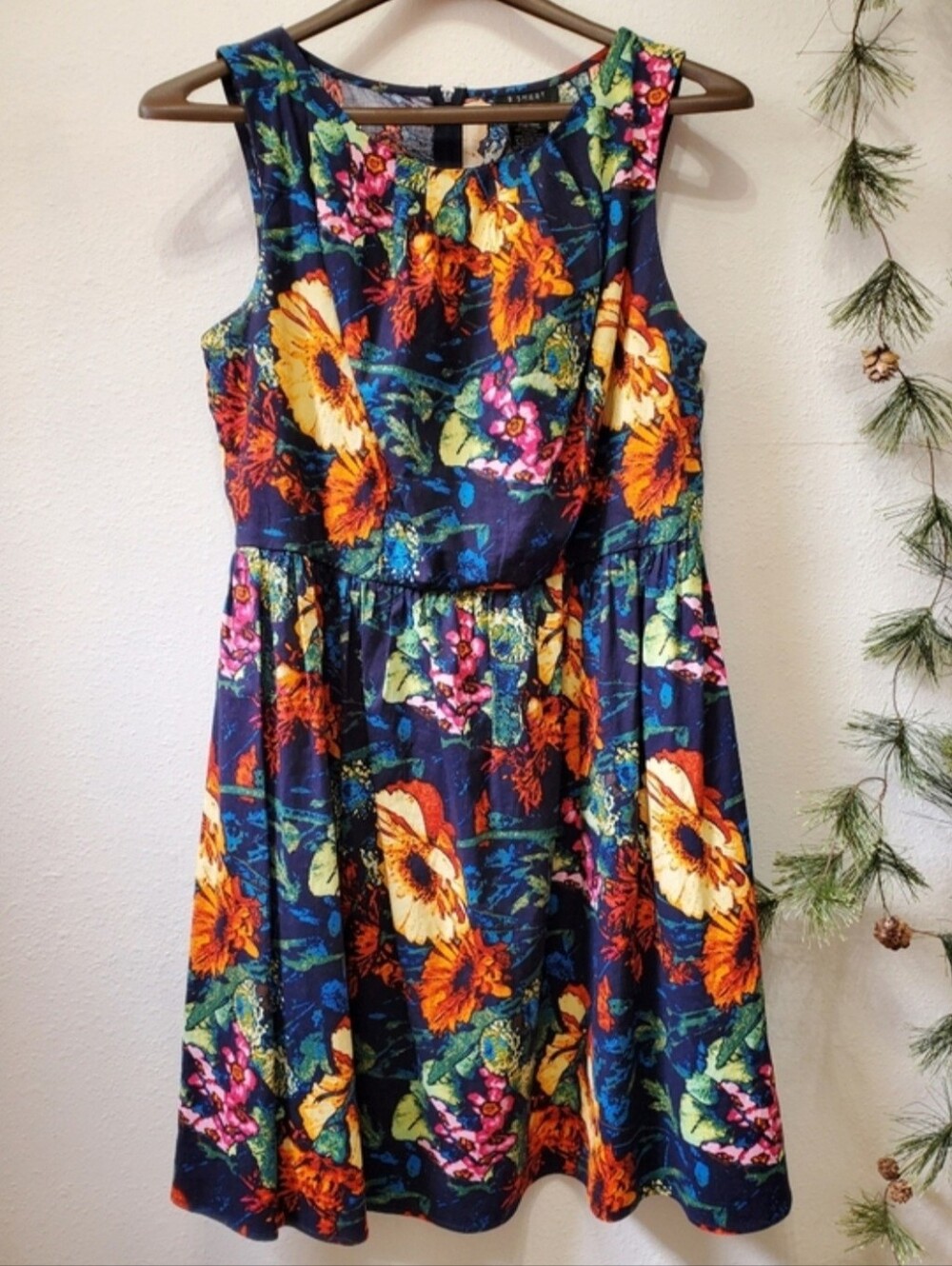 B. Smart Sleeveless Bold Floral A-Line Cocktail Party Mini Dress